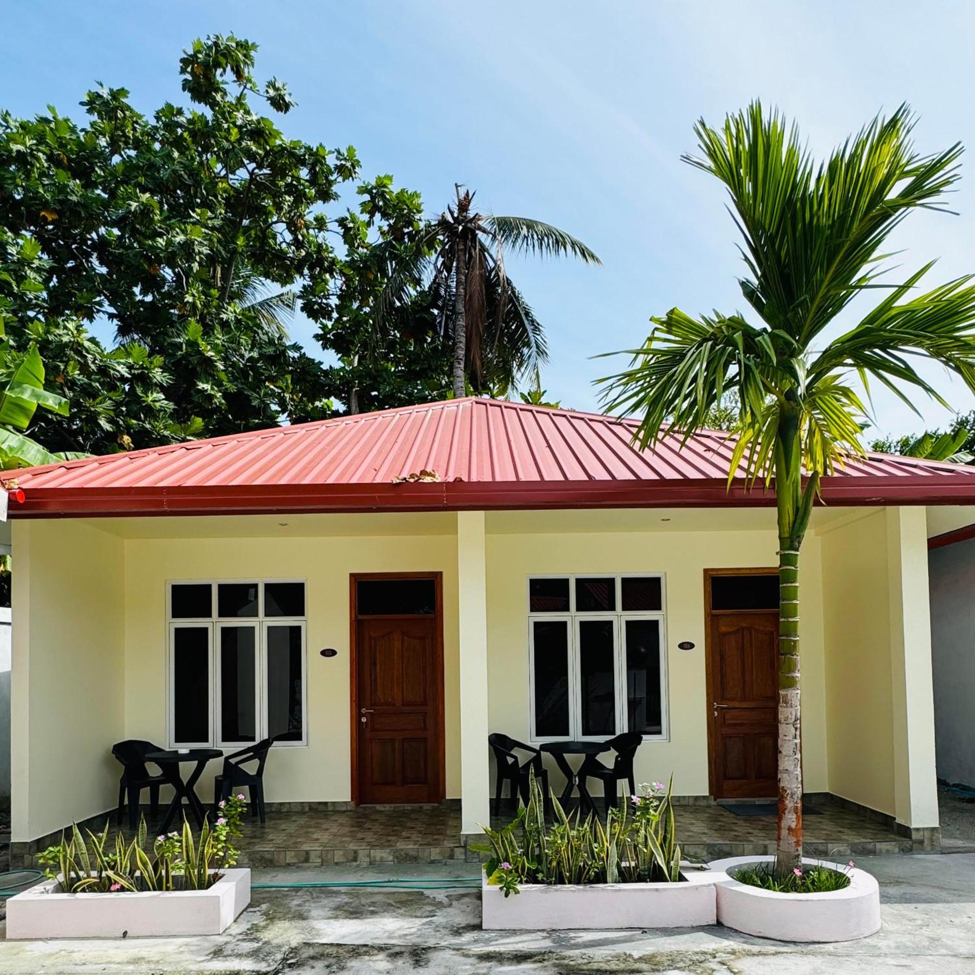 Charming Holiday Lodge- Addu Atoll Meedhoo, Maldives Экстерьер фото